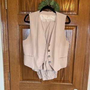 Amazon Essentials Tan Pantsuit Set